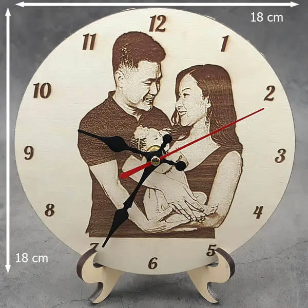 đồng hồ gỗ khắc hình