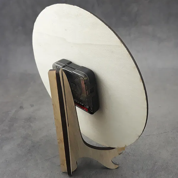 đồng hồ gỗ khắc hình