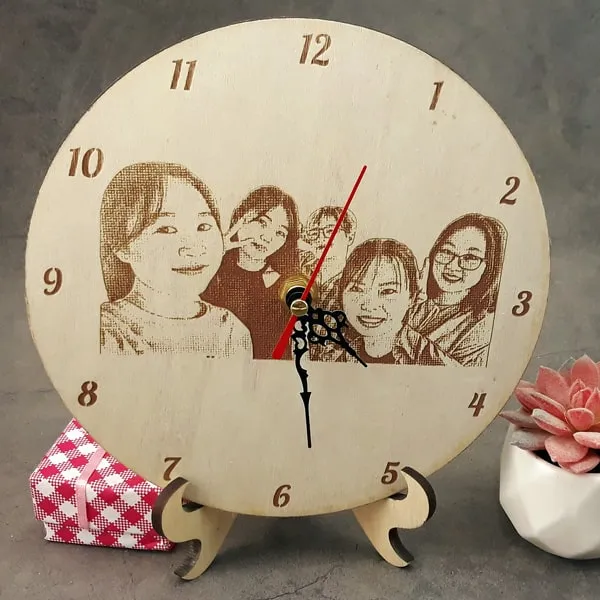 đồng hồ gỗ khắc hình đồng hồ gỗ khắc hình