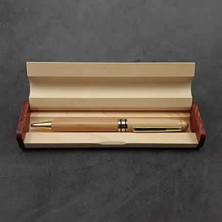 bút gỗ khắc tên